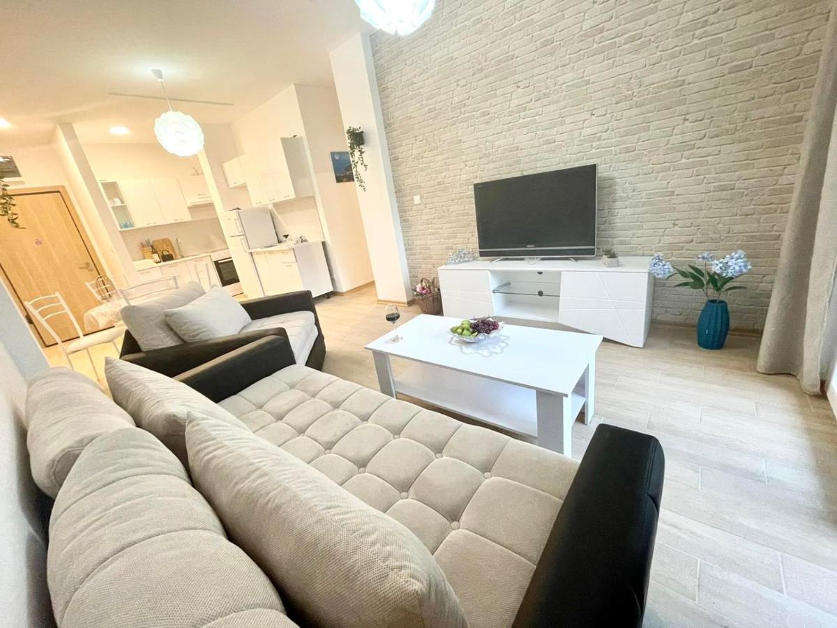 Olive Square Apartment ブドヴァ エクステリア 写真