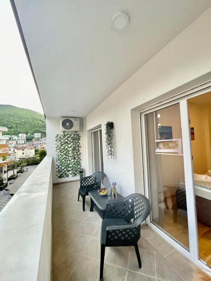 Olive Square Apartment ブドヴァ エクステリア 写真